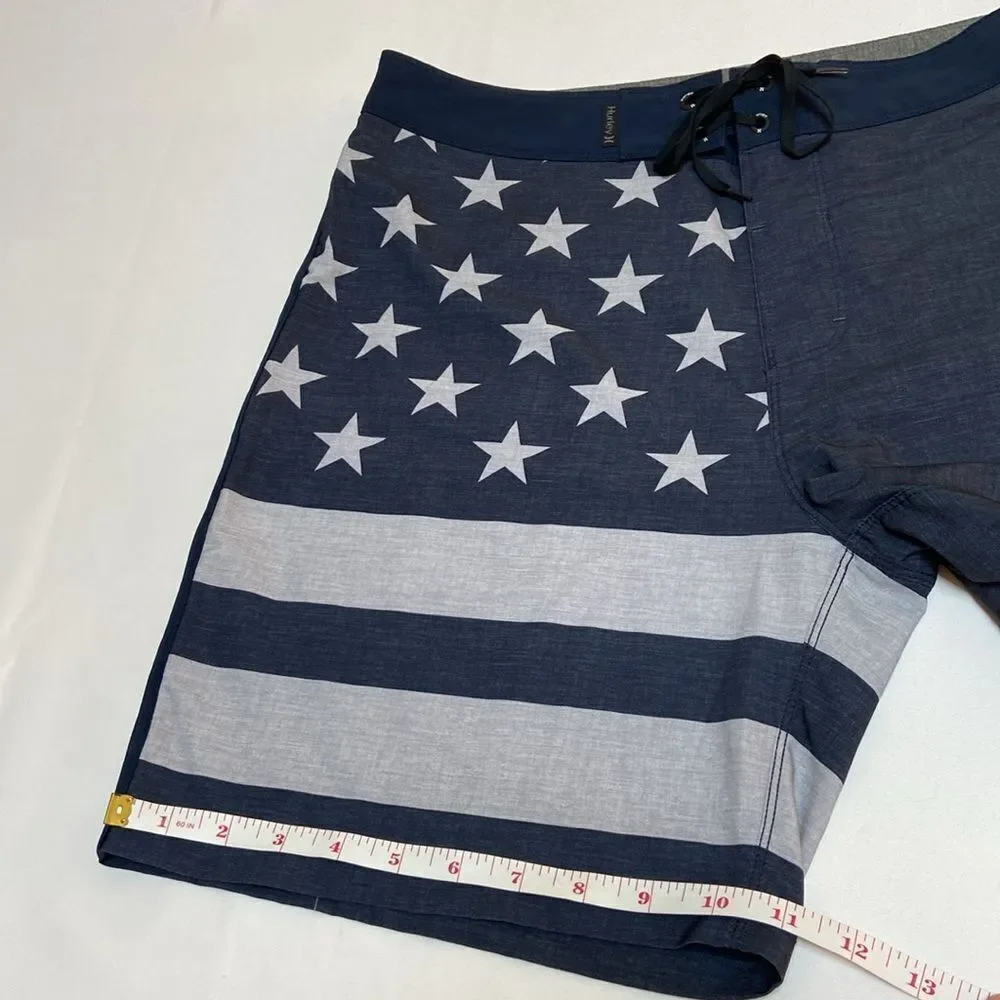Hurley Blue and White Board Shorts Size 32